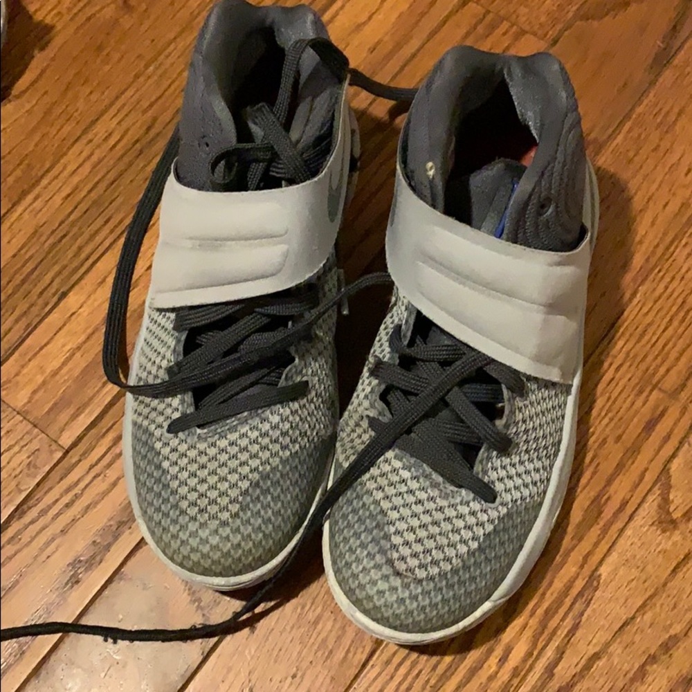 Boys Nike sz 6Y